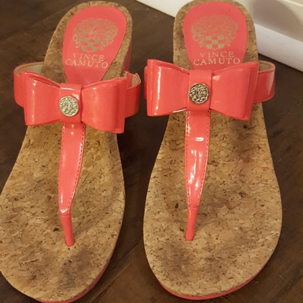 Vince Camuto Melon wedges worn twice, sz 6.5